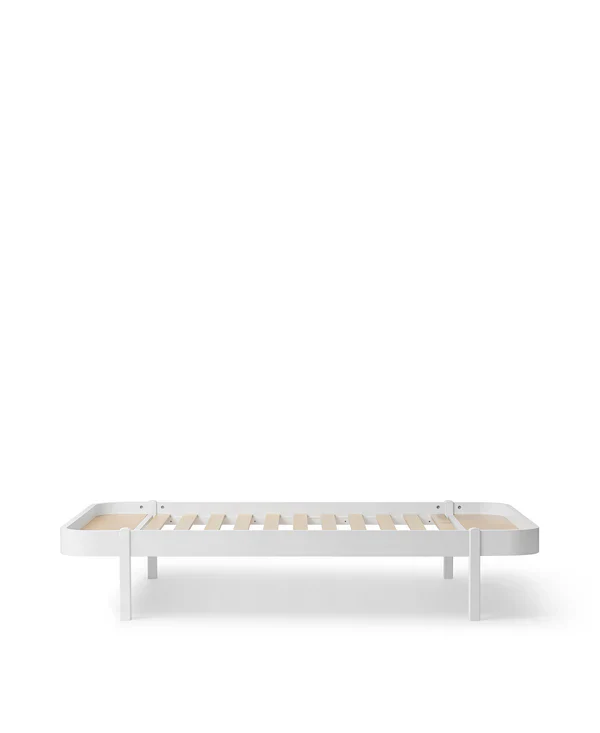 Bed 120 x 200 cm Wood Lounger White