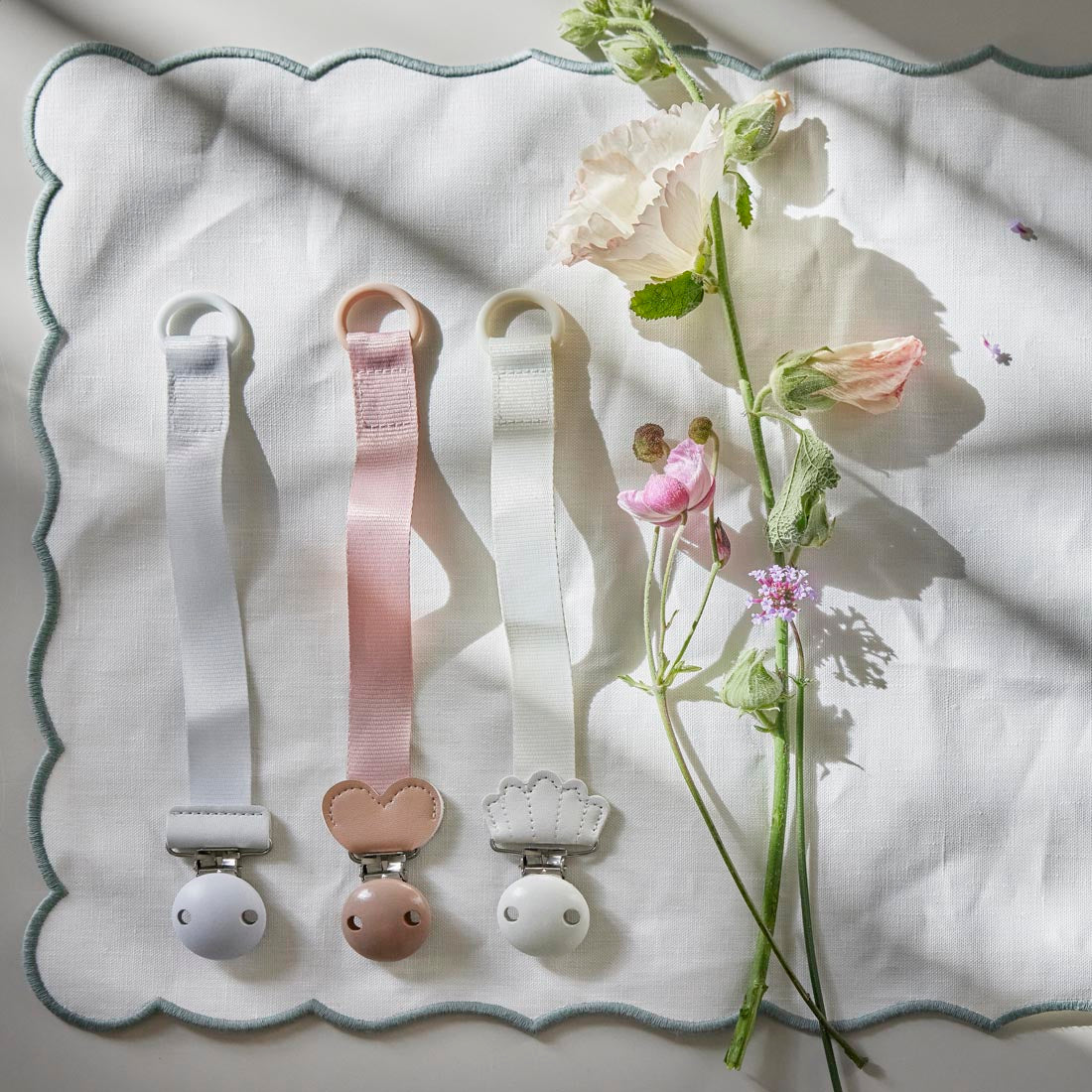Elodie Details - Fopspeenketting | Vanilla White - Image 3