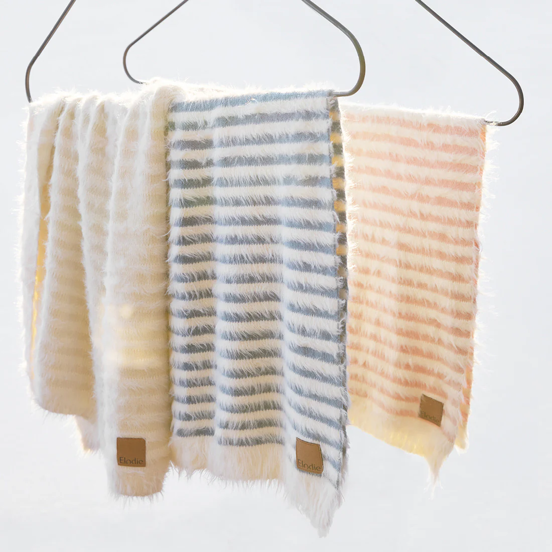 Elodie Details - Furry Knit Deken | Berry Blue - Image 2