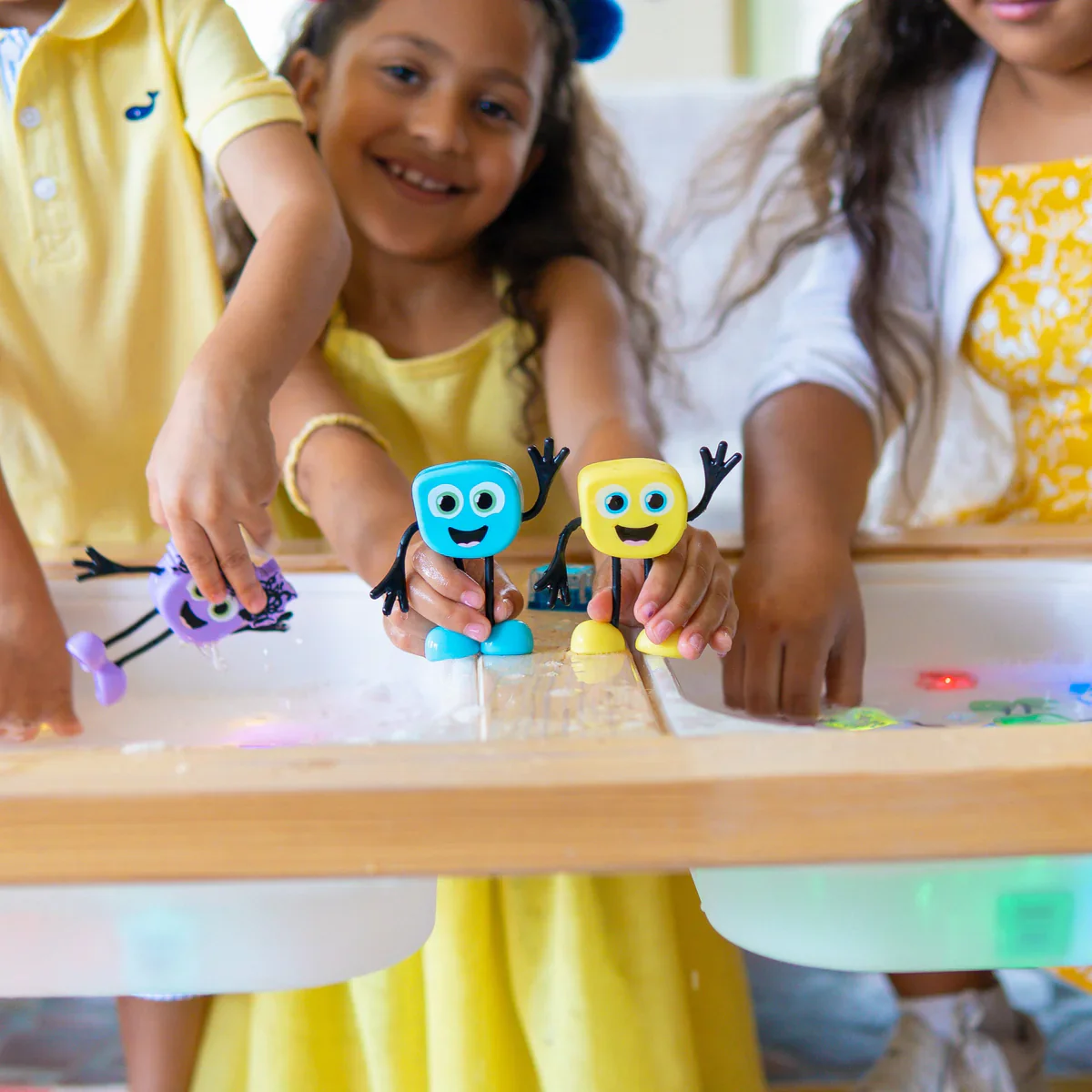 Glo Pals - Badspeeltje Met Licht Light Up | Blair Blue - Image 2