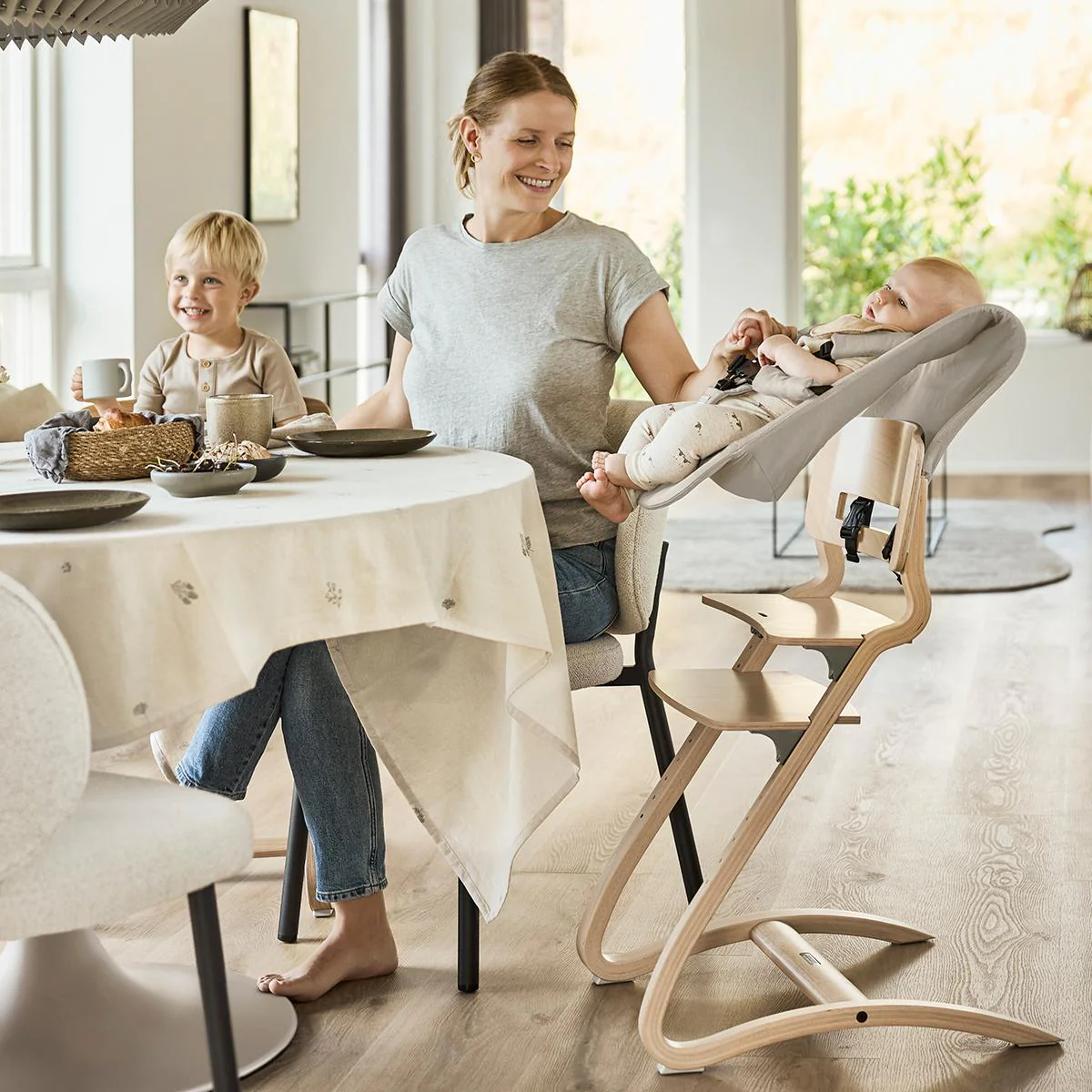 Leander - Newborn Seat Voor Eetstoel | Cappuccino - Image 2