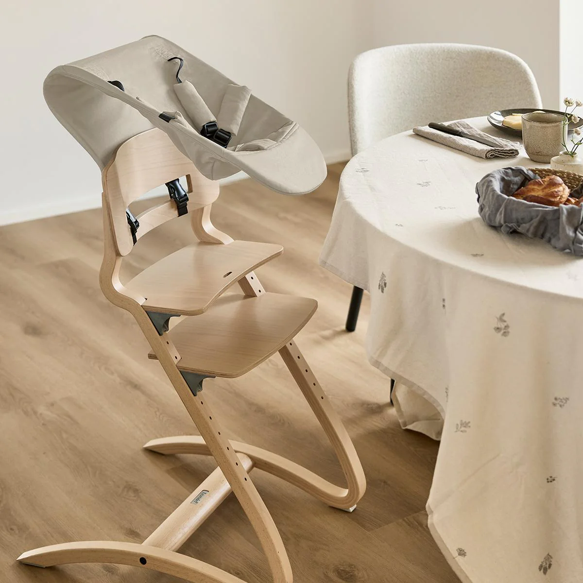 Leander - Newborn Seat Voor Eetstoel | Cappuccino - Image 4