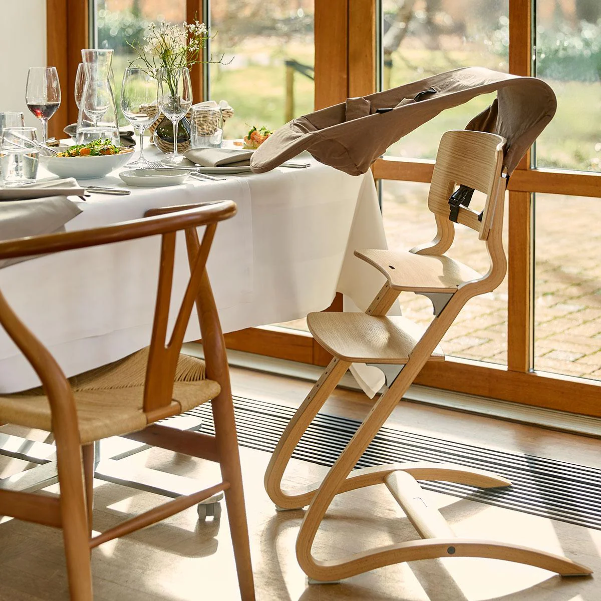 Leander - Newborn Seat Voor Eetstoel | Mocca - Image 4