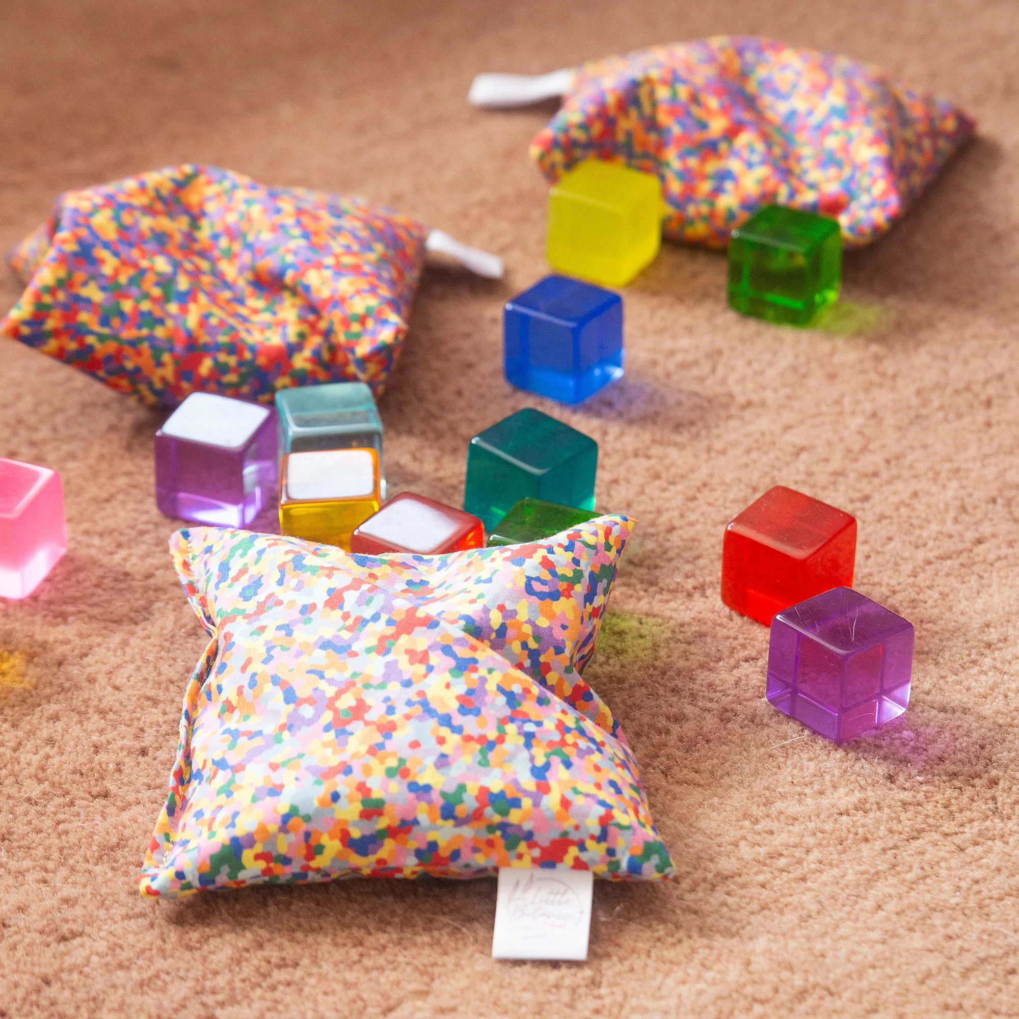 Little Botanic Label - Sensorische Pittenzakjes Regenboog + Confetti | 7 Stuks - Image 2