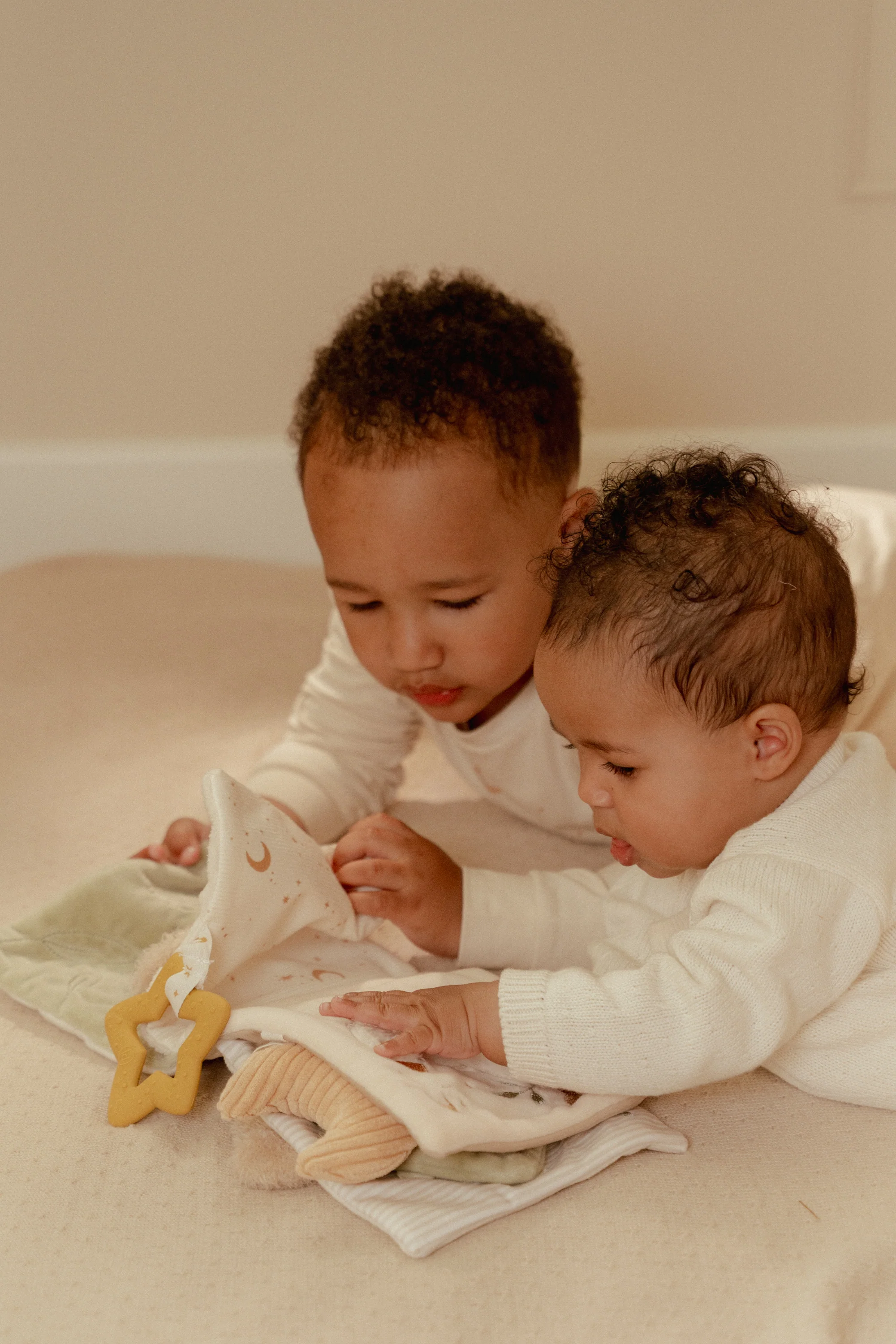 Little Dutch - Activiteitenboekje Newborn Naturals | Zacht Speelboek - Image 7
