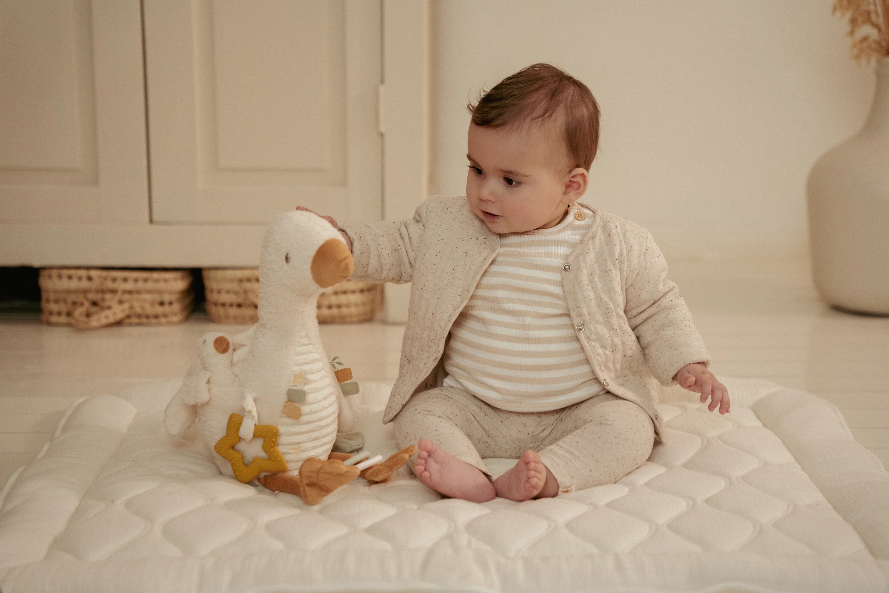 Little Dutch - Activiteitenknuffel Little Goose | Ontdek & Knuffel - Image 9