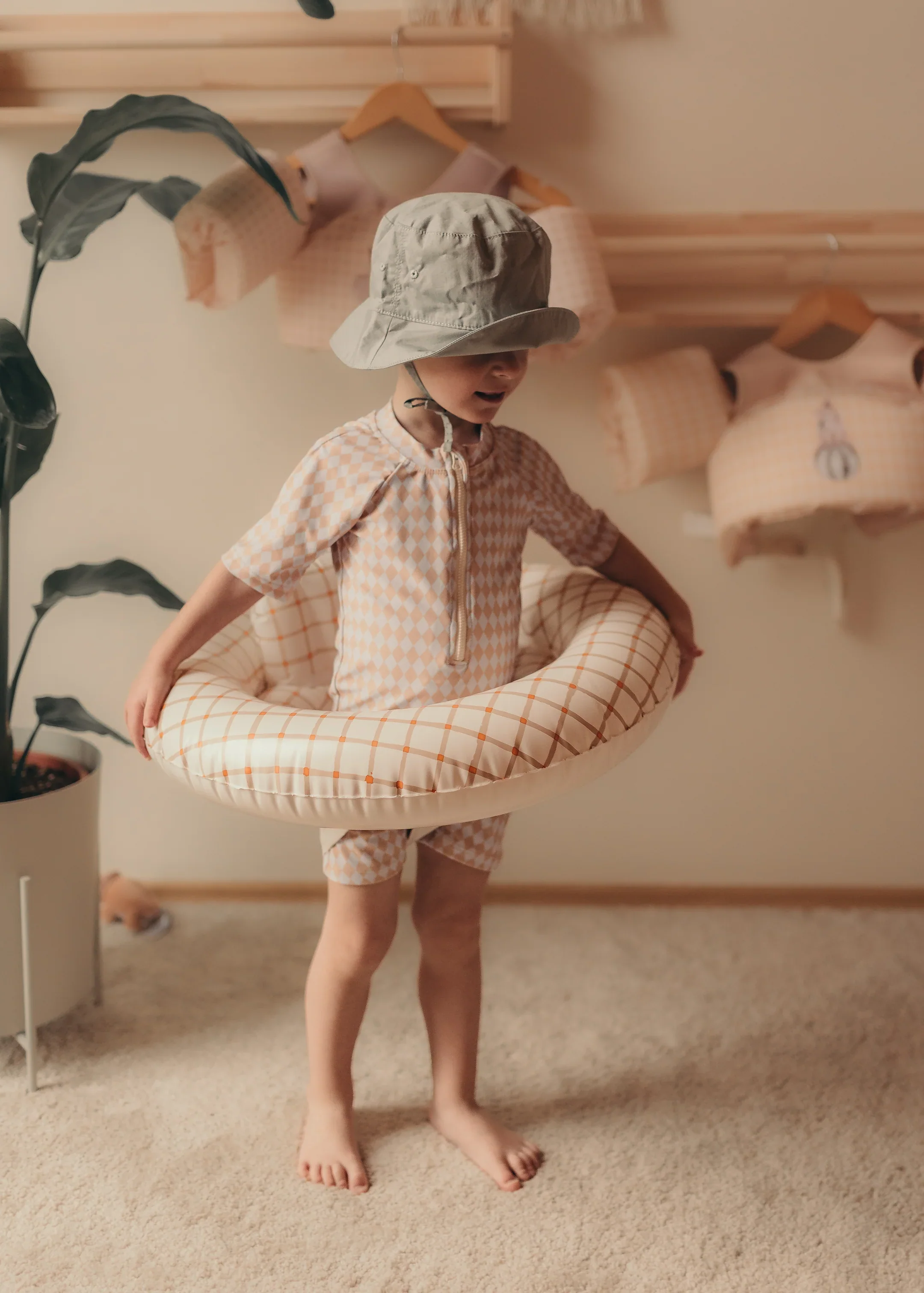 Mrs Ertha - Zwemband met Zitje | Organic Squares - Image 3