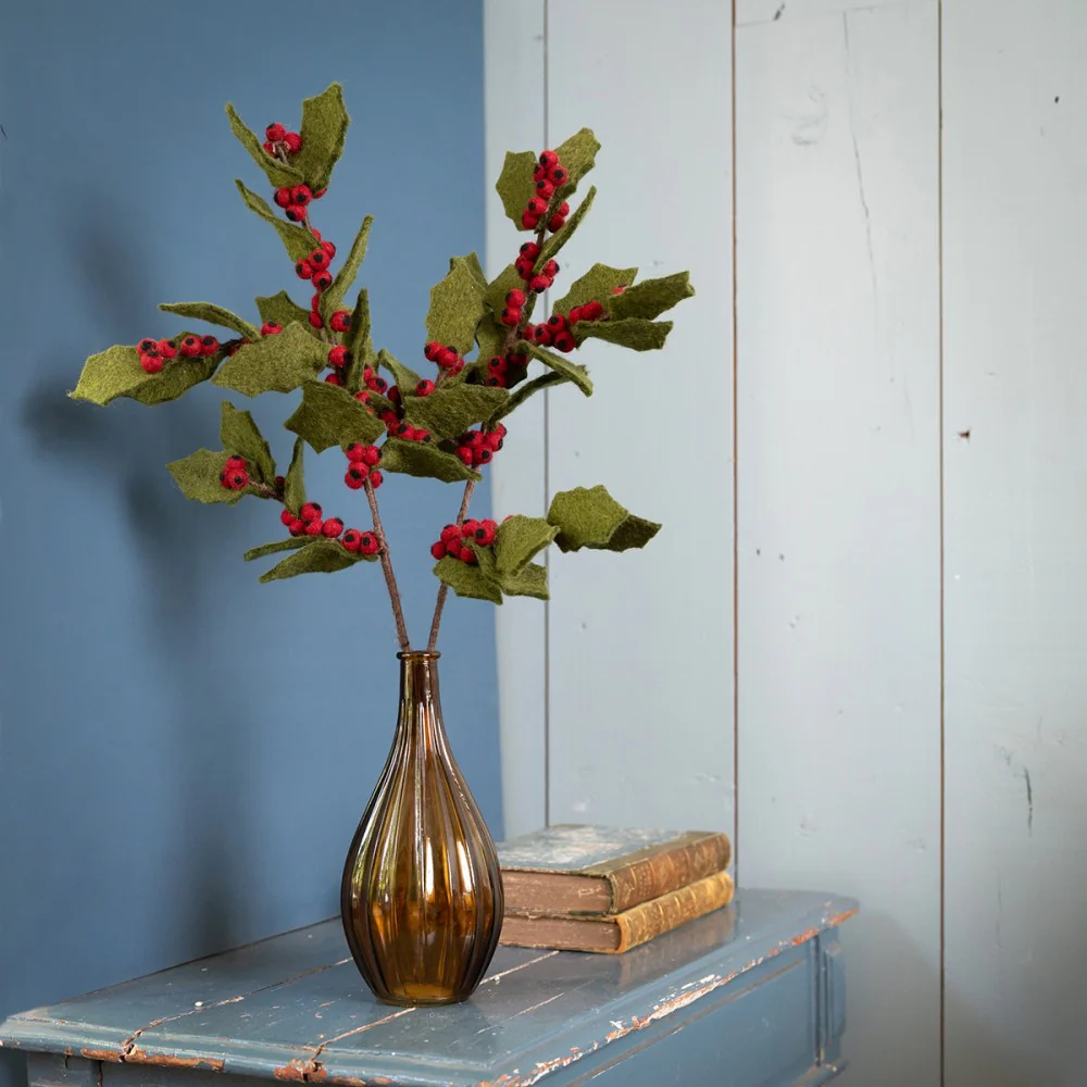 Sjaal Met Verhaal - Tak Kerst Holly Berry van Vilt | Groen met Rode Bessen - Image 3